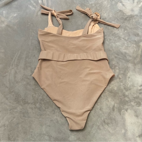 New! Beach Riot Sydney ribbed belted One-Piece Swimsuit 3350 - Picture 10 of 11